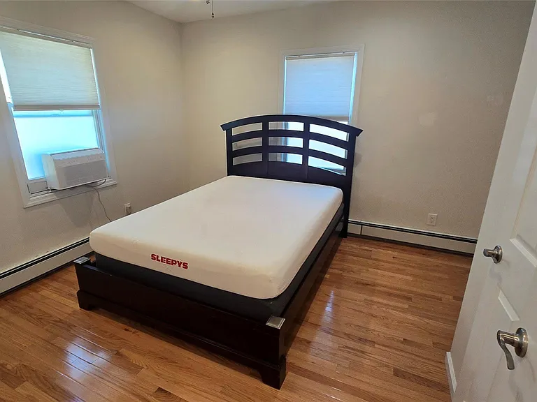 229 E Walnut St — Photo 9