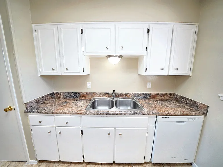 225 Linda Ct — Photo 13