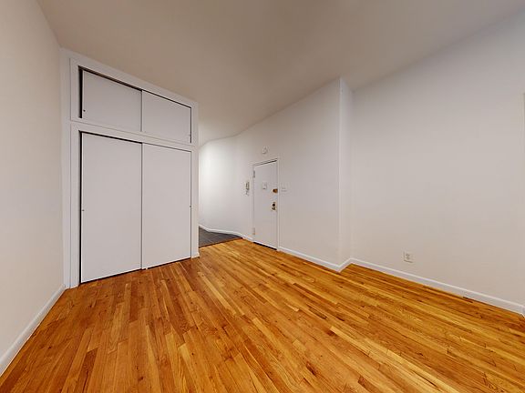 3rd image of 337 E 90th St APT 1a