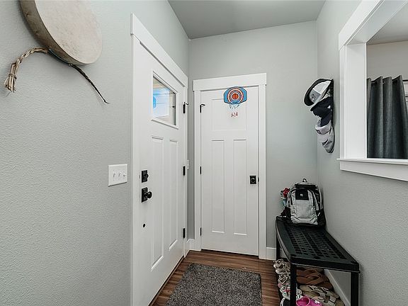 4th image of 1722 Island View Dr