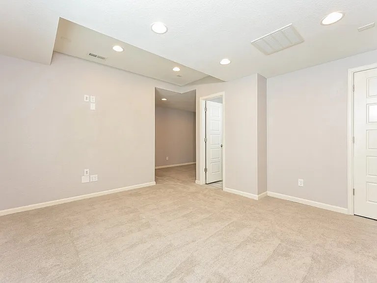 8030 E 139th Ave — Photo 5