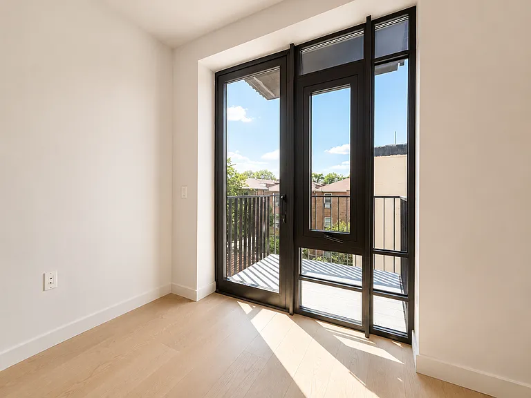 20-08 Steinway St #304 — Photo 5