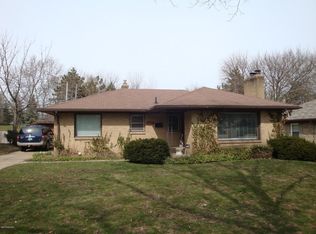 1327 Carlton Ave NE, Grand Rapids, MI 49505