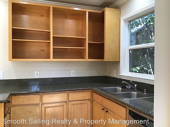 4th image of 3817 San Carlos Way