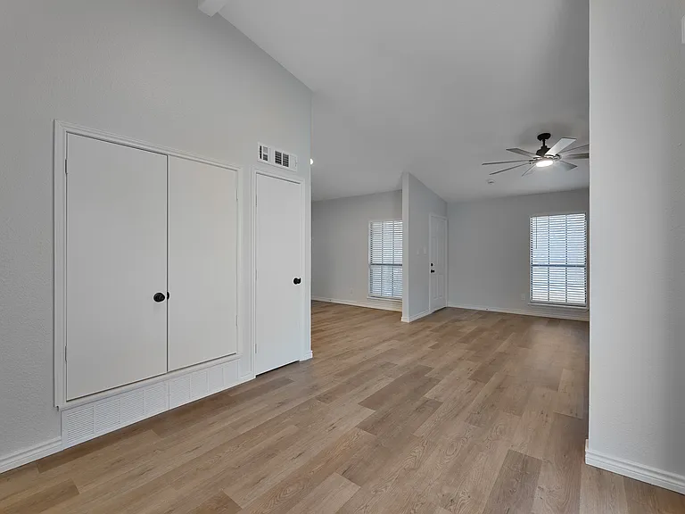 6800 Elliot Ct — Photo 6