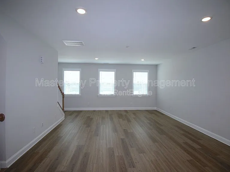 612 Amaranth Dr — Photo 6