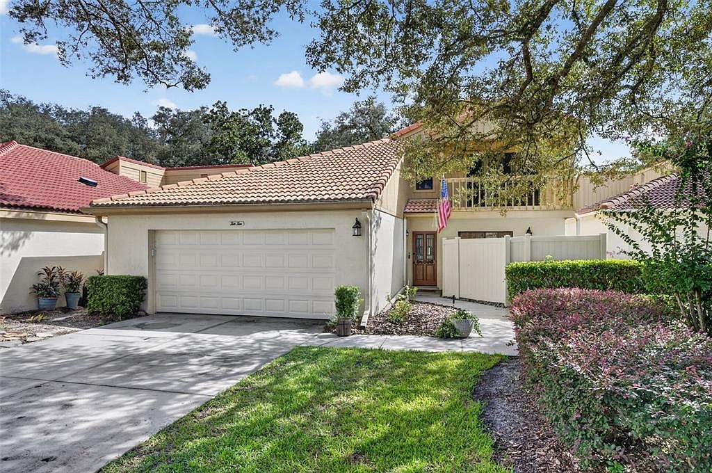 1010 W PEBBLE BEACH CIRCLE — Tuscawilla Country Club