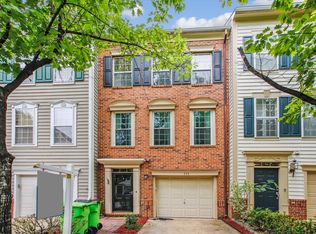 171 Barrett Pl, Alexandria, VA 22304