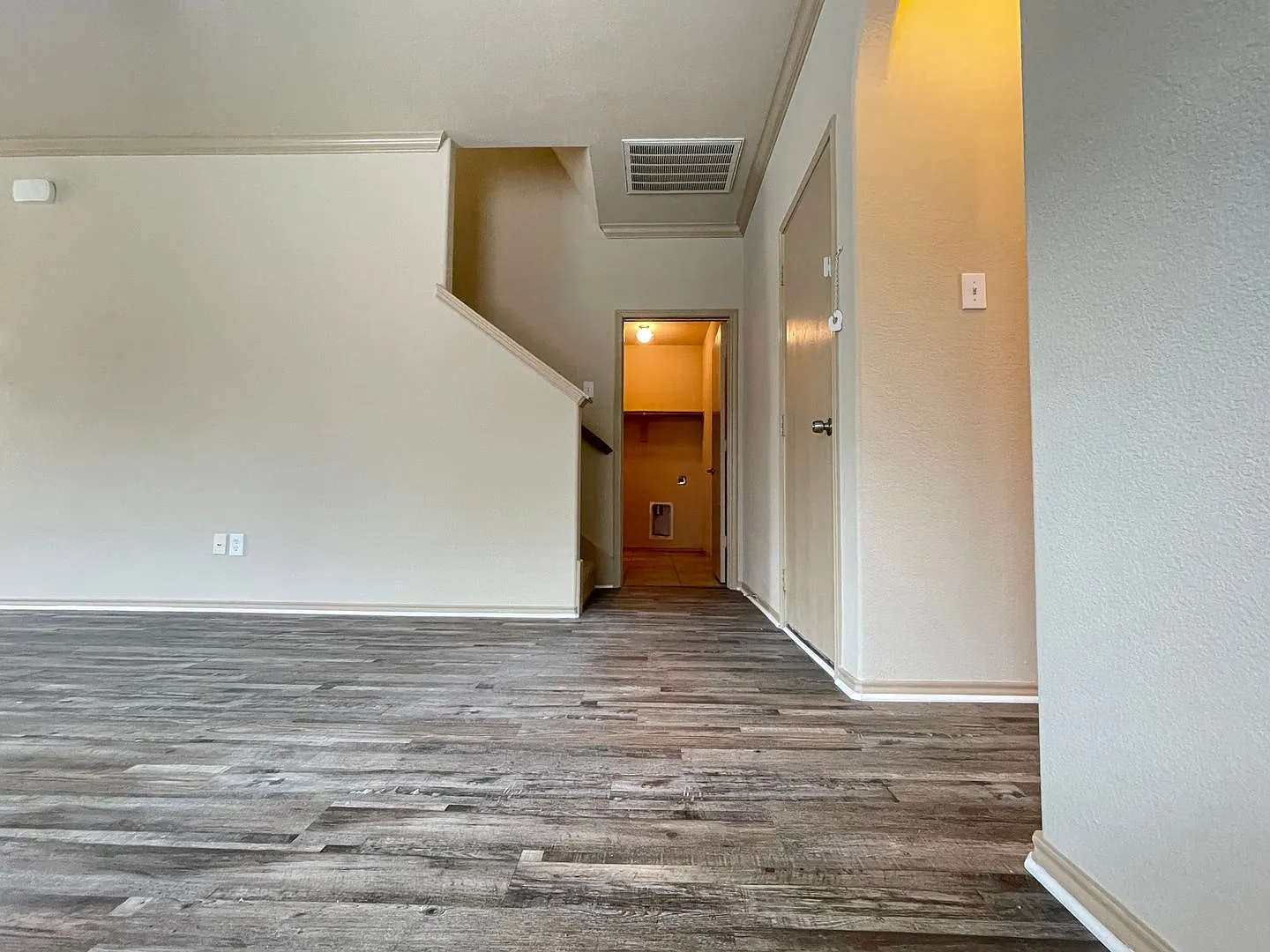 4 Bedroom 2 Bath — Photo 3