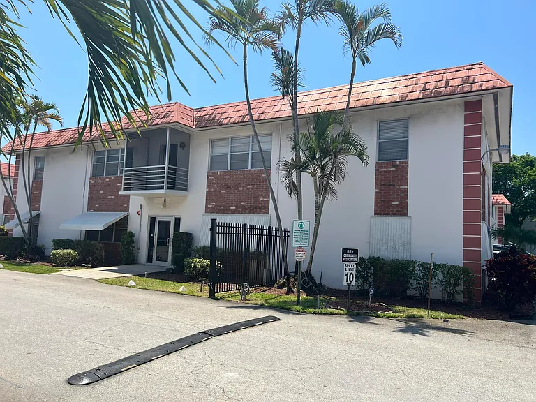 3550 NW 8th Ave #808 — Photo 1