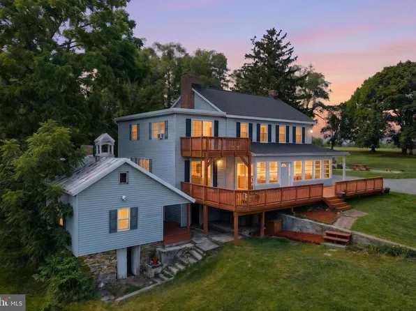 25 John Edward Dr, Littlestown, PA 17340