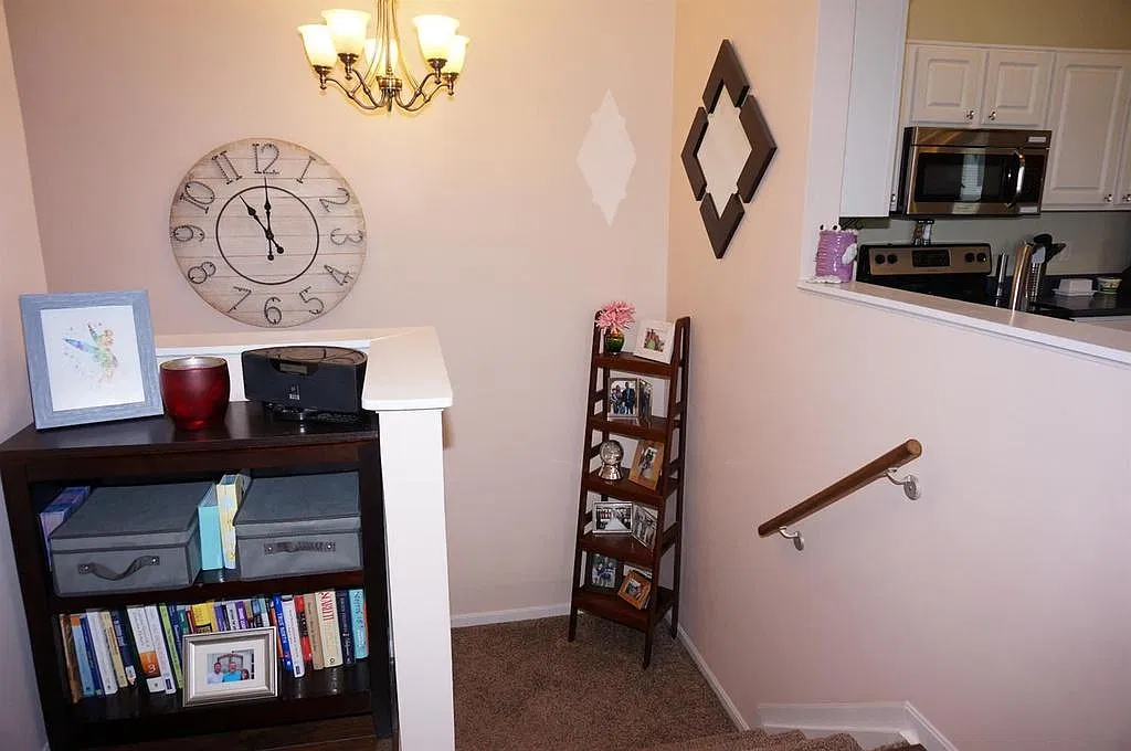 2 bed, 1108 sqft, $1,950 — Photo 2