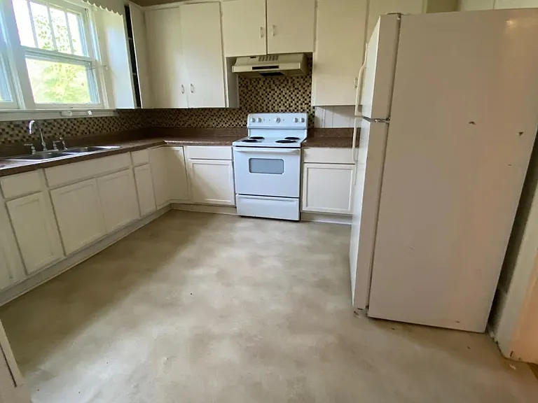 1214 Campbell St — Photo 5