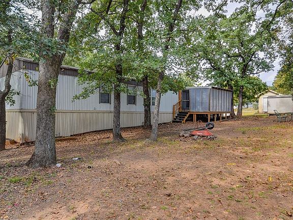 4th image of 13 Fawn Ln