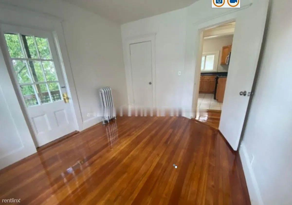 6 bed, 2.0 bath, 2000 sqft, $4,800 — Photo 4