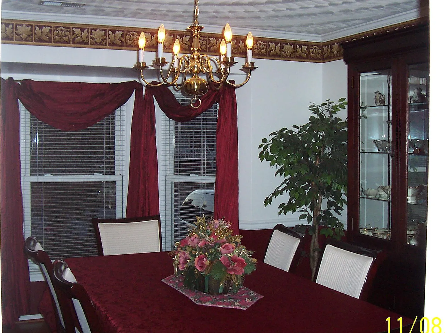 4 bed, 2400 sqft, $3,200 — Photo 3