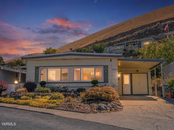 300 Alps Rd Unit 1009, Moxee, WA 98936