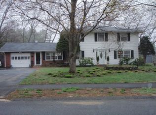 15 Heath Rd, Peabody, MA 01960