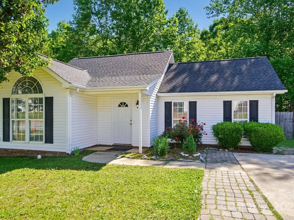 2432 Barkers Ridge Dr, Bessemer City, NC 28016