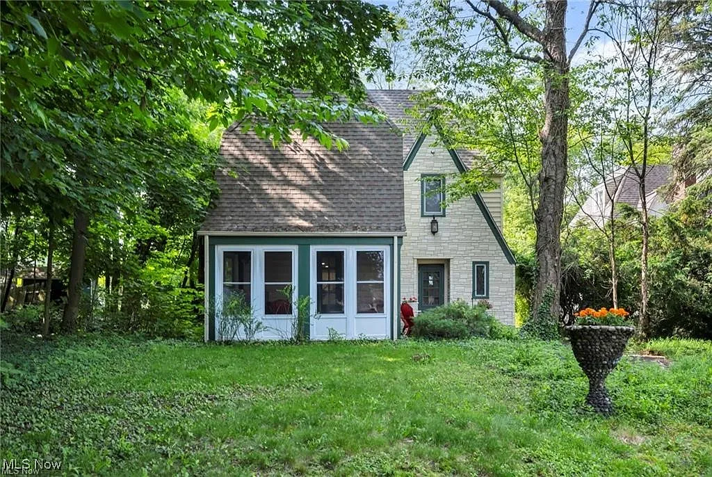 3396 Mayfield Rd photo 1