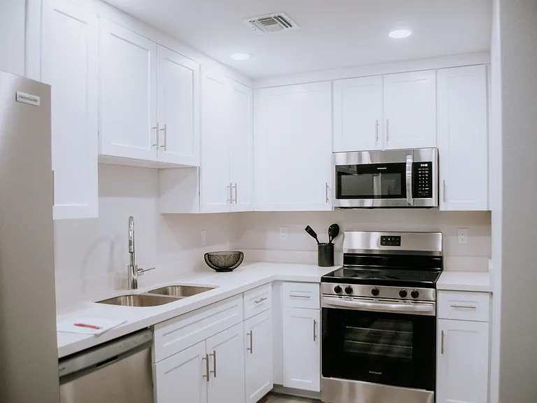 Beautifully Designed 3-bedroom 2-bathroom Home — Photo 8