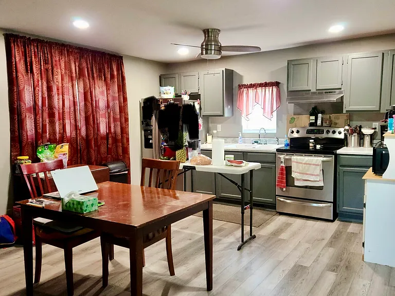 209 Walnut St — Photo 8