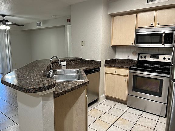 4th image of 826 Camargo Way Unit 112