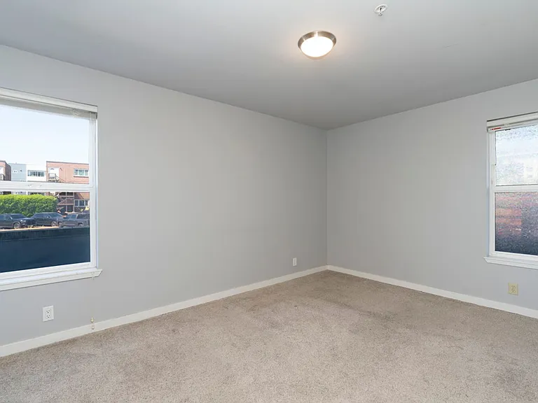 4524 44th Ave SW — Photo 33