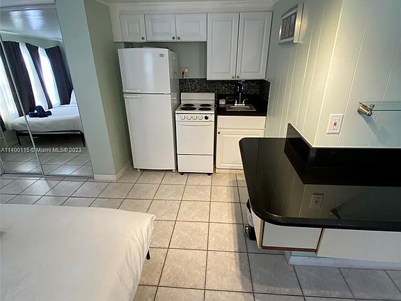 5th image of 1310 NE 30th St #1