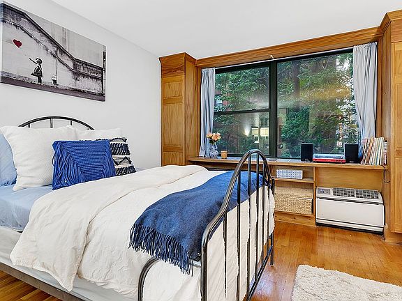 4th image of 212 E 77th St APT 2-B