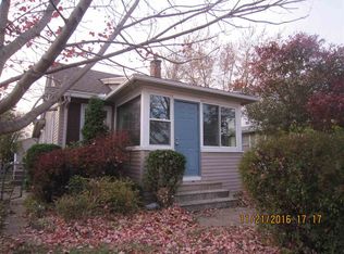 1552 40th St, Rock Island, IL 61201