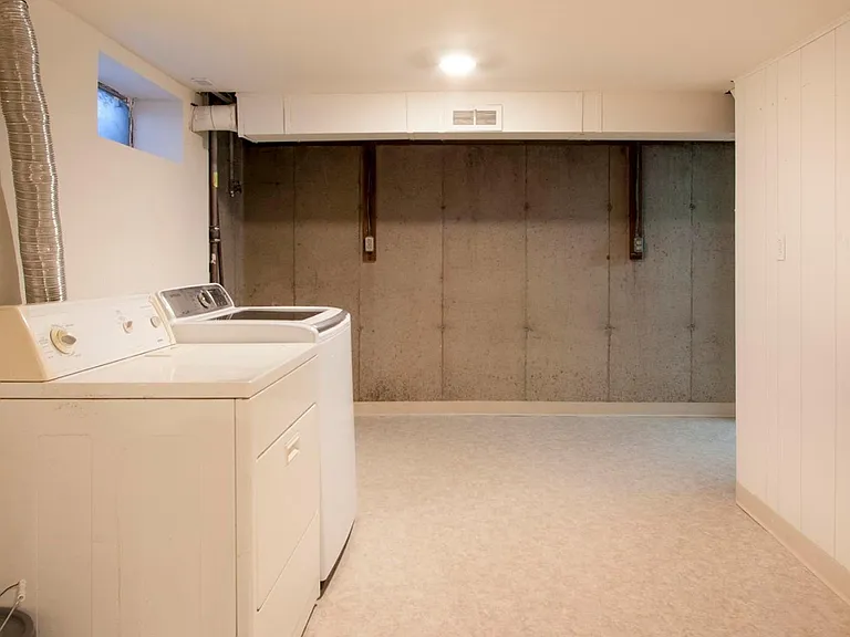 1022 N Cochran St — Photo 12