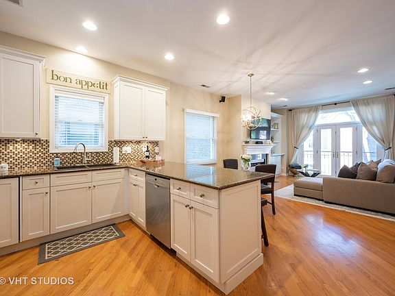 5th image of 3306 N Clifton Ave APT 2N
