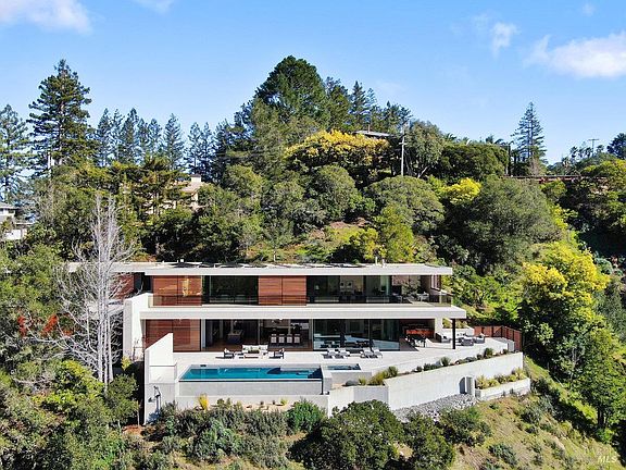 2nd image of 70 Ridgecrest Rd