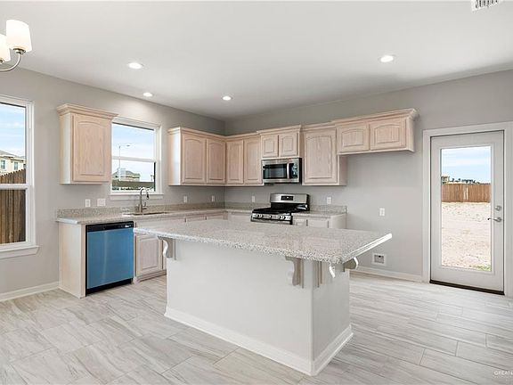 3rd image of 701 S Tecate Dr