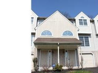 8851 Duveen Dr, Glenside, PA 19038