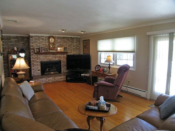 3rd image of 3115 McClellan Dr