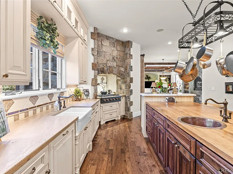 65L Ash St — Photo 11