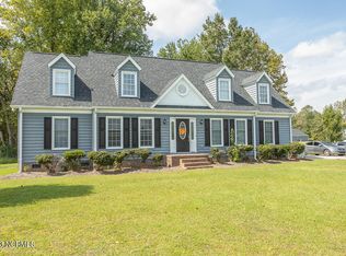 25 Deerfield Ln, Tabor City, NC 28463