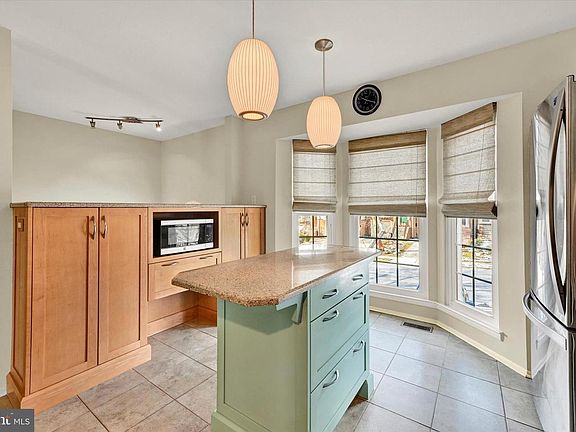 5th image of 7786 Blueberry Hill Ln