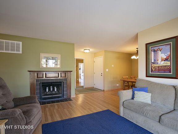3rd image of 1392 Stratford Dr #1392