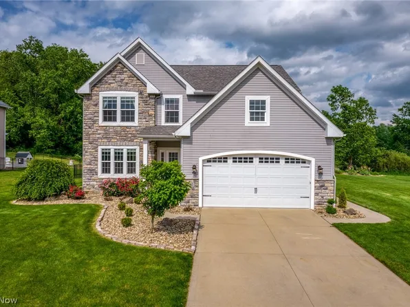 2717 Superior Dr, Uniontown, OH 44685