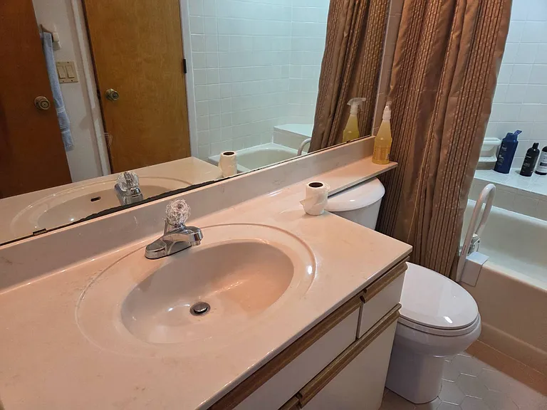 4915 Casablanca Cir #H-22 — Photo 12
