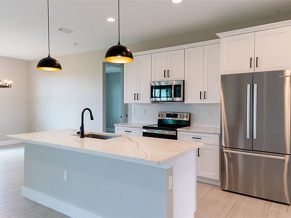 4th image of 9501 Galaxie Cir