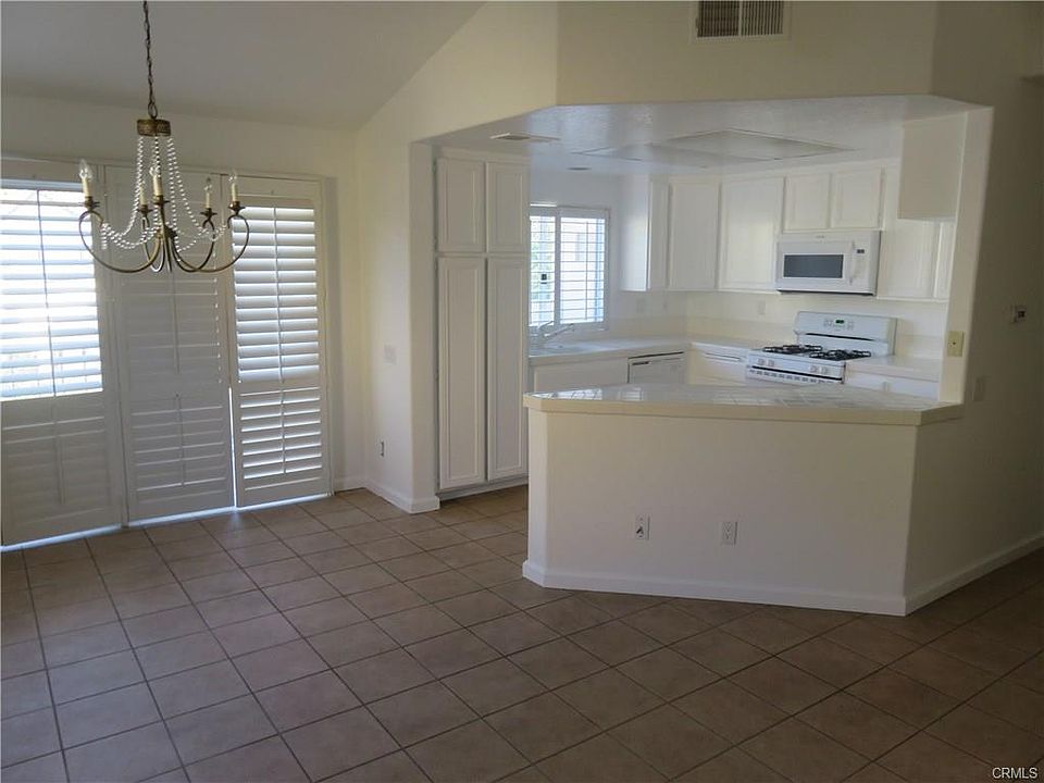 2nd image of 109 Fleurance St #1
