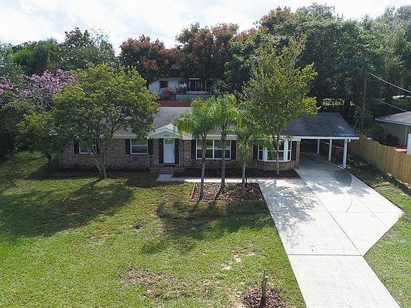 3rd image of 1032 Sunset Dr