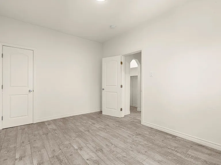(El/Ga/Em:B) 414 N. Maple Drive — Photo 12
