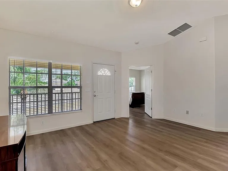400 Mirabella Cir #201 — Photo 7