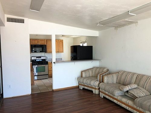 4th image of 1304 N Alvernon Way