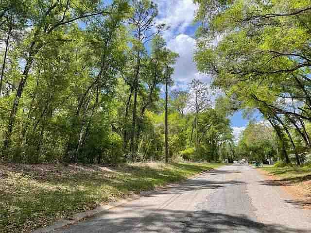 2nd image of 5985 E Chapel Ln
